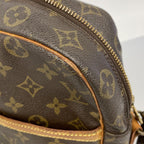 Louis Vuitton Shoulder Bag Monogram Danube MM Brown — view 6