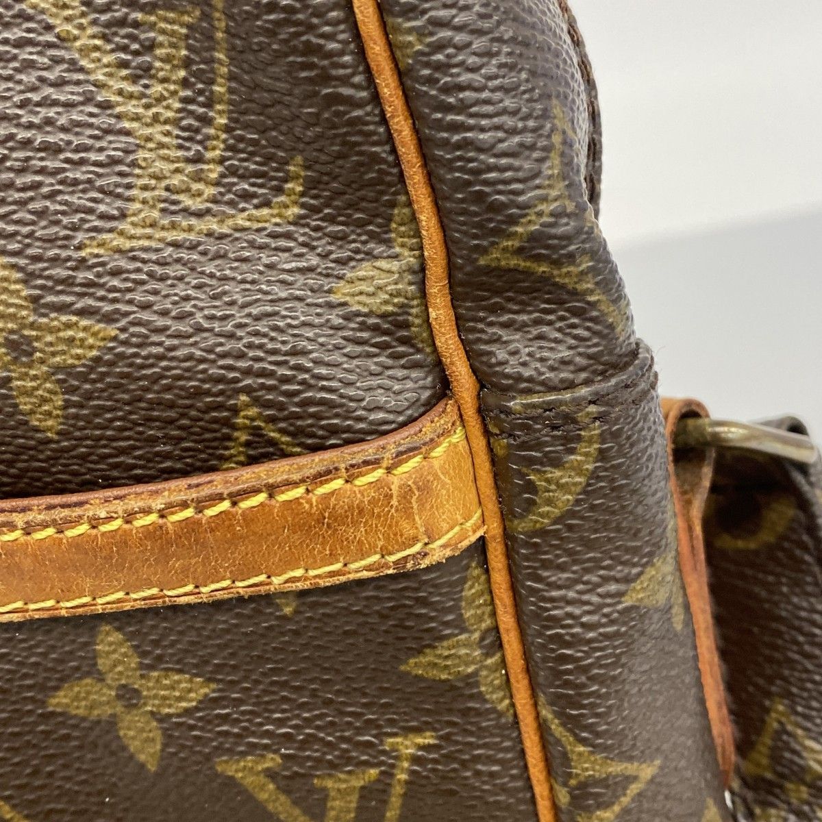Louis Vuitton Shoulder Bag Monogram Danube MM Brown — view 7