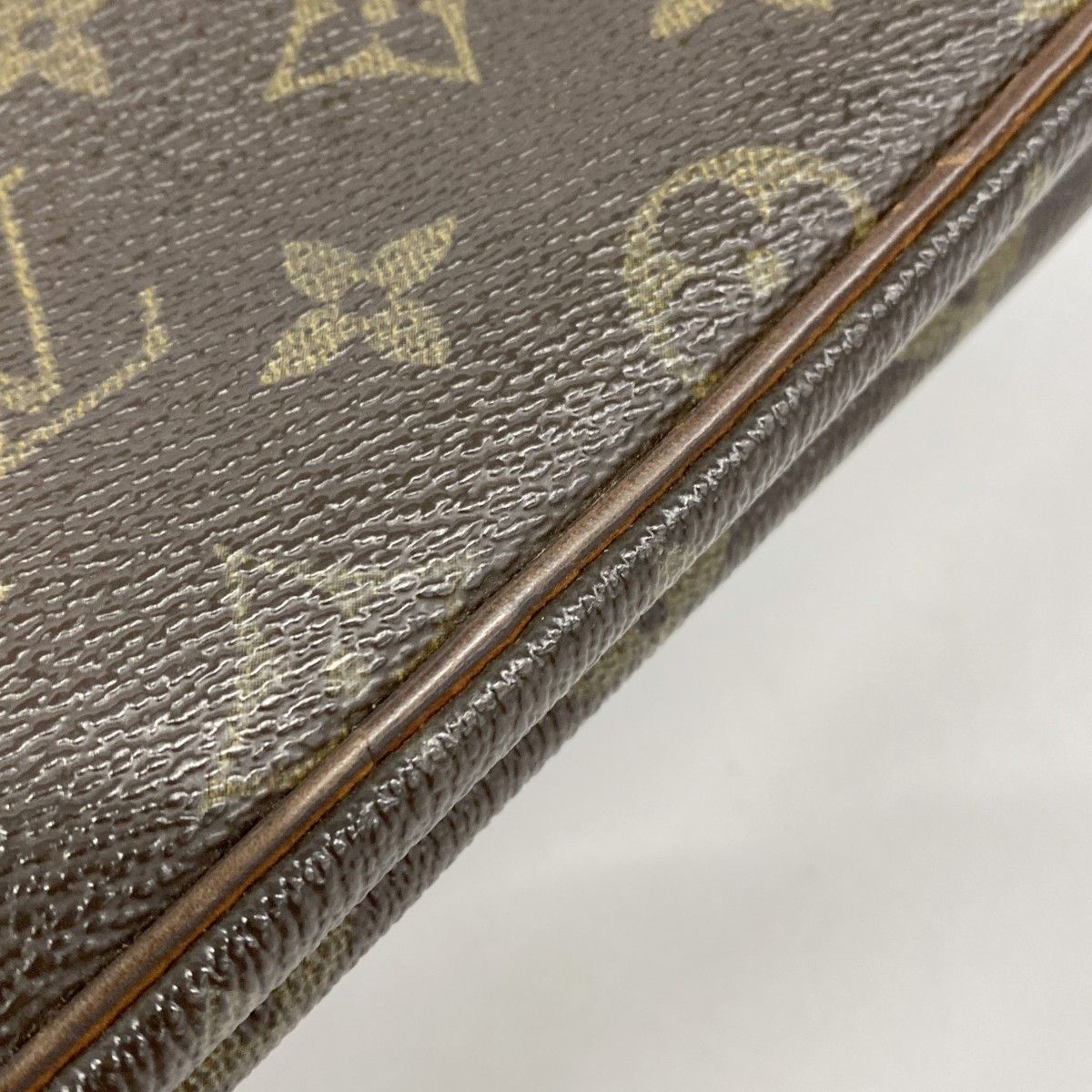 Louis Vuitton Clutch Monogram Compiegne 23 Brown — view 9
