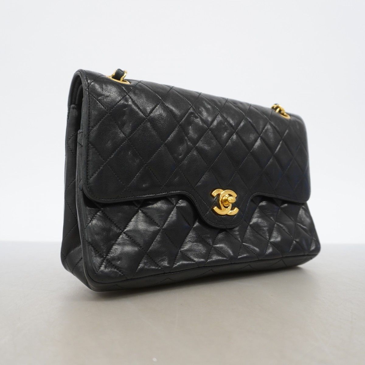 Chanel Shoulder Bag Quilted Lambskin Black Gold — view 2