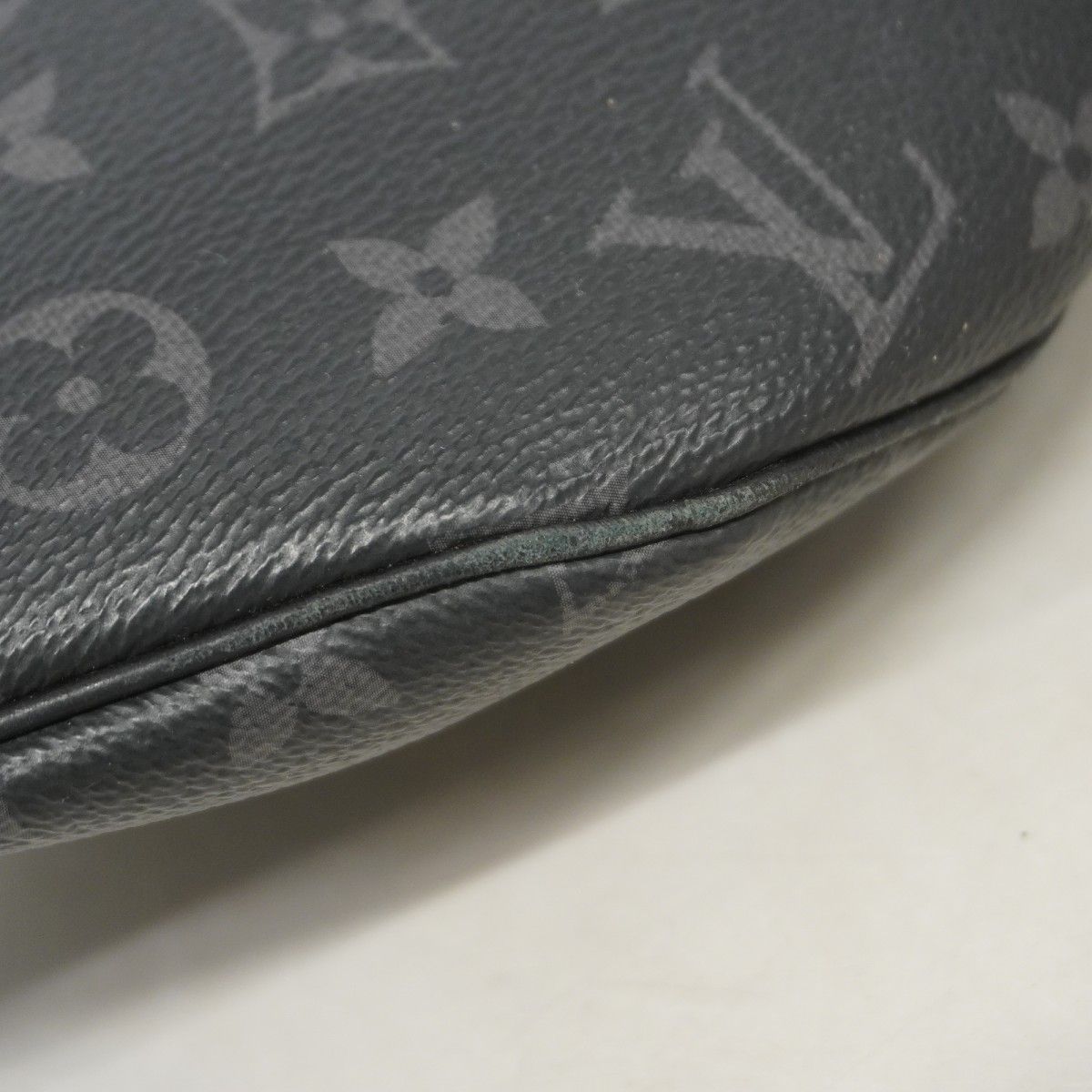 Louis Vuitton Waist Bag Monogram Eclipse Discovery Black — view 7