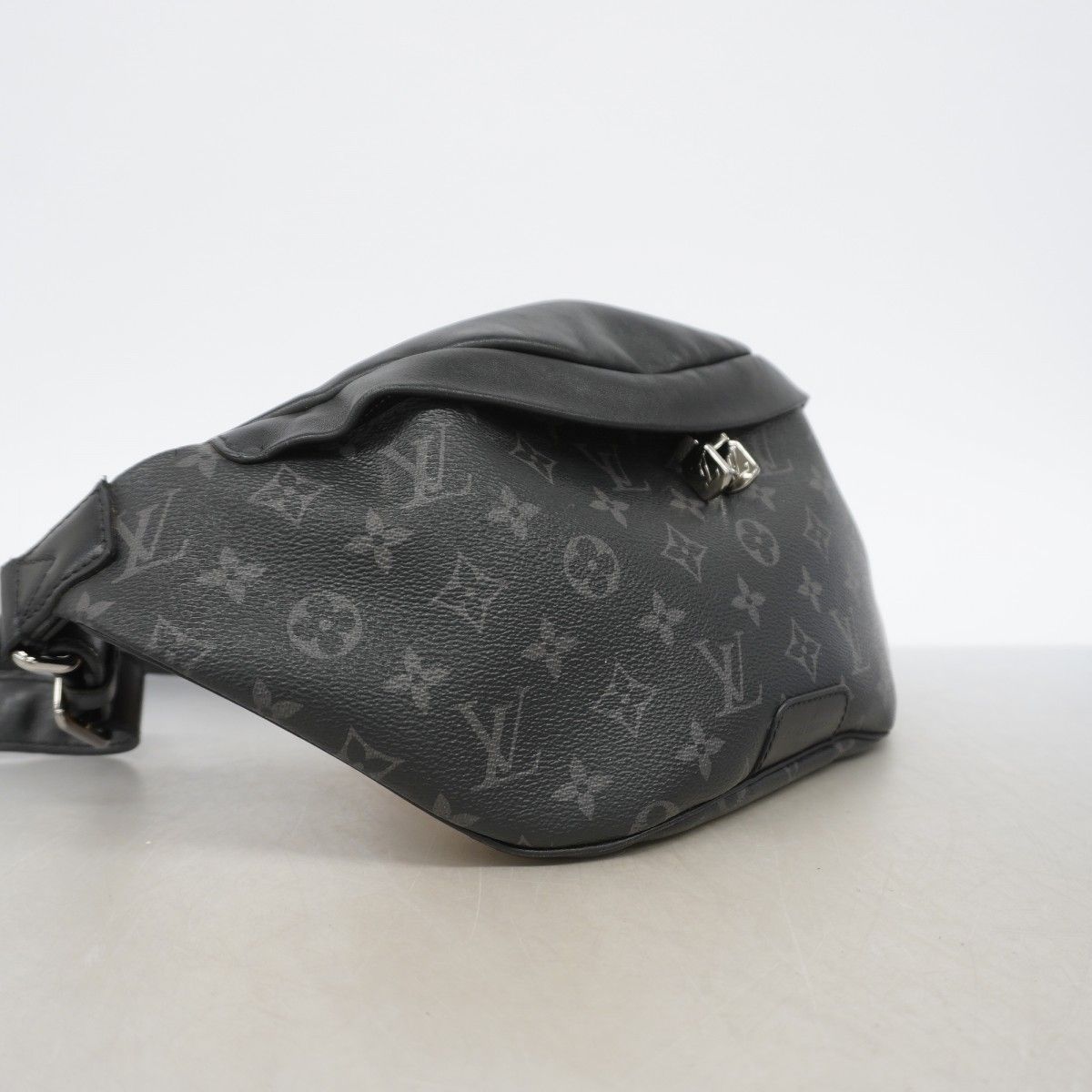 Louis Vuitton Waist Bag Monogram Eclipse Discovery Black — view 2