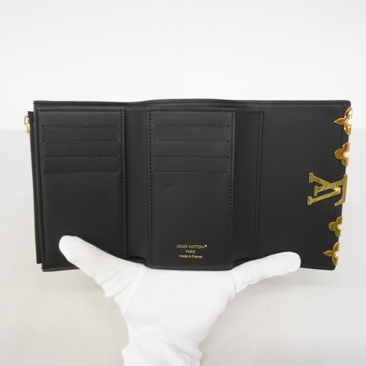 Louis Vuitton Trifold Wallet Taurillon Portefeuille Capucines Noir — view 3