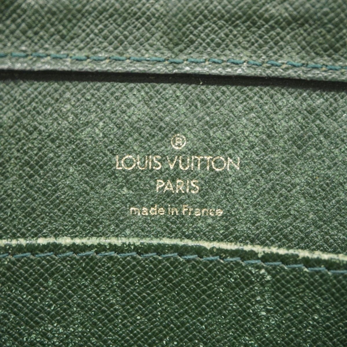 Louis Vuitton Clutch Taiga Baikal Epi — view 5