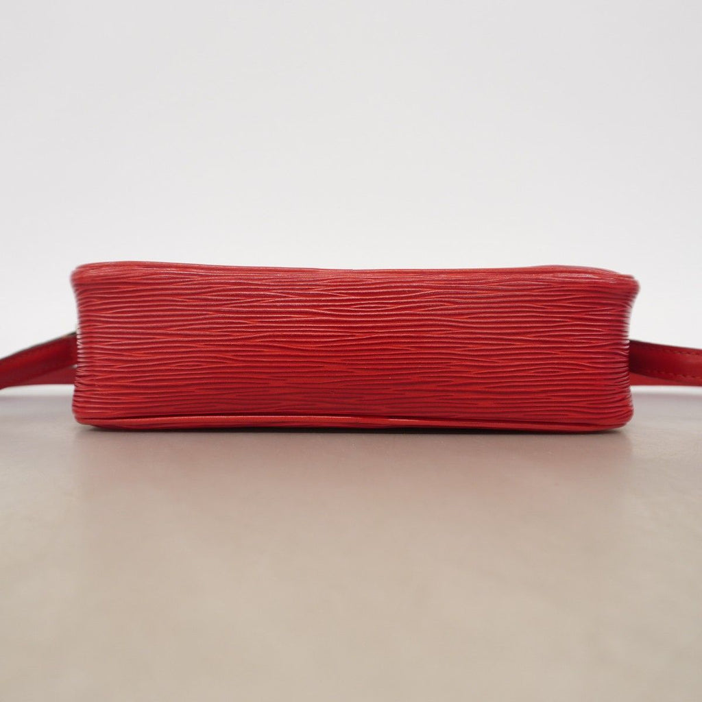 Louis Vuitton Shoulder Bag Epi Trocadero 24 Castilian — view 3