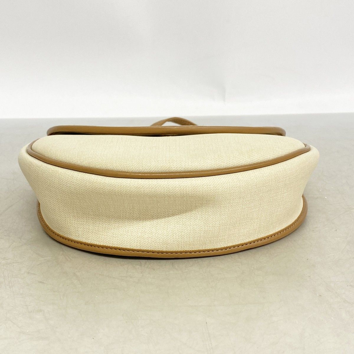 Dior Shoulder Bag Ivory Gold — view 3