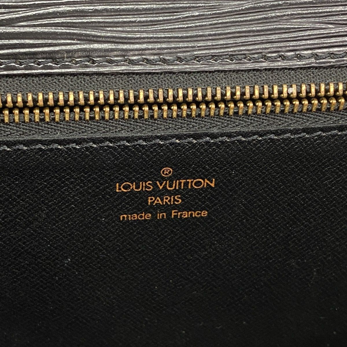 Louis Vuitton Clutch Epi Pochette Series Dragonne Noir — view 5