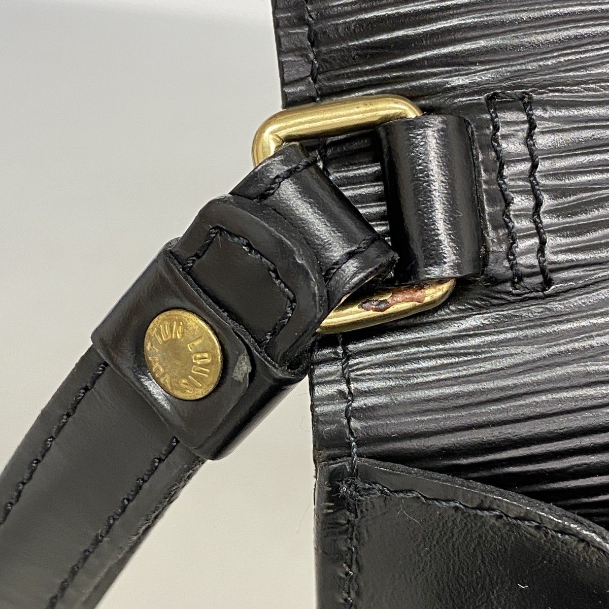 Louis Vuitton Clutch Epi Pochette Series Dragonne Noir — view 7