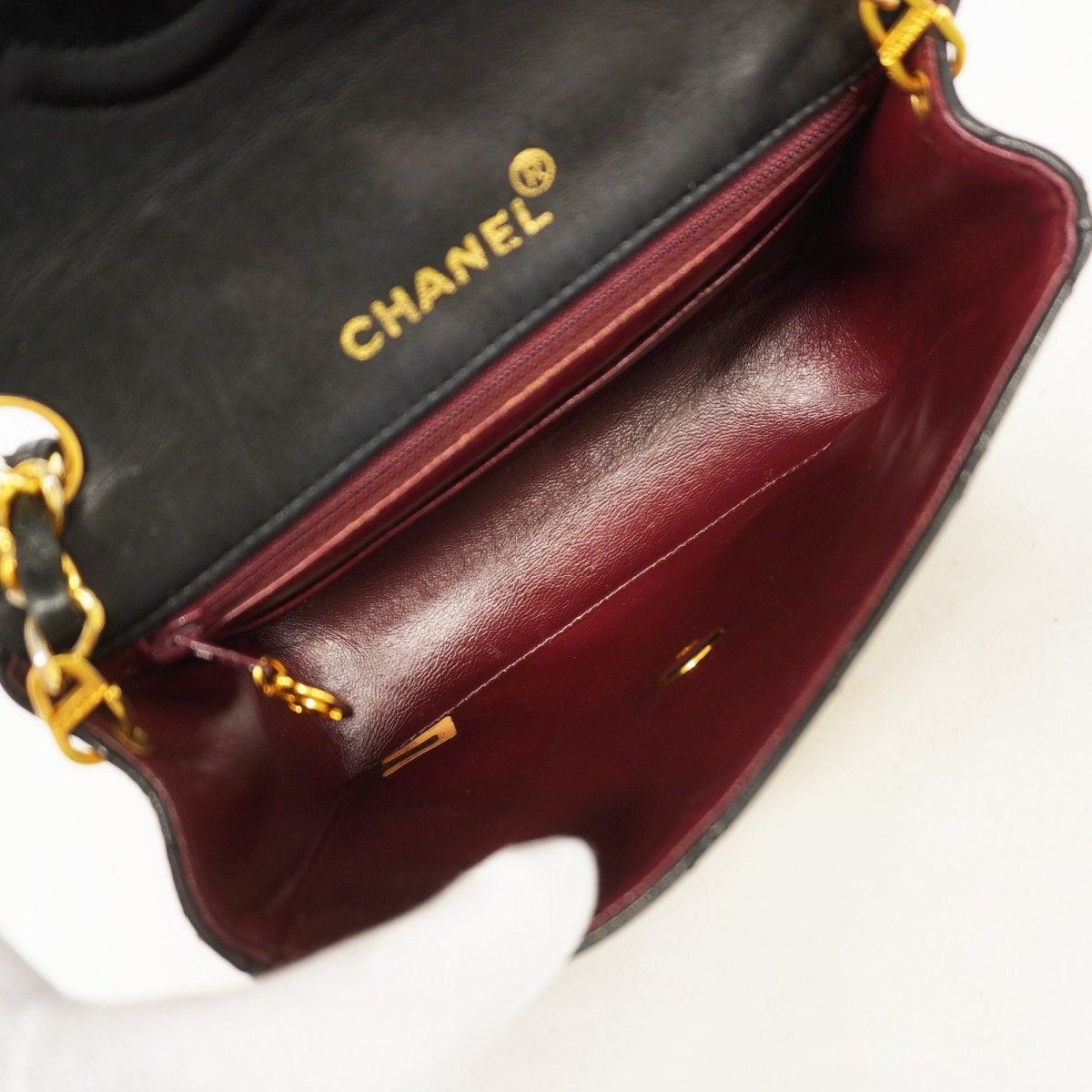 Chanel Shoulder Bag Quilted Lambskin Black Gold — view 4