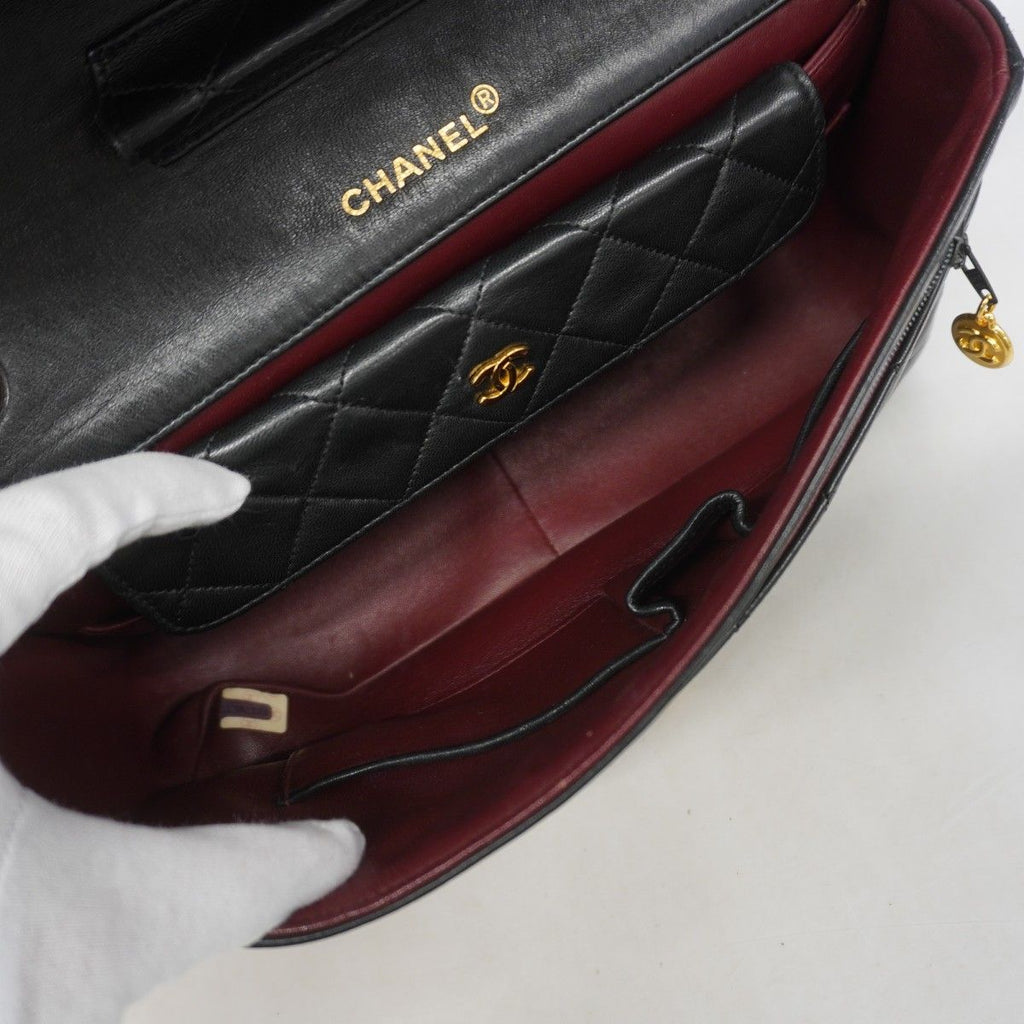 Chanel Shoulder Bag Quilted Lambskin Black Gold — view 4