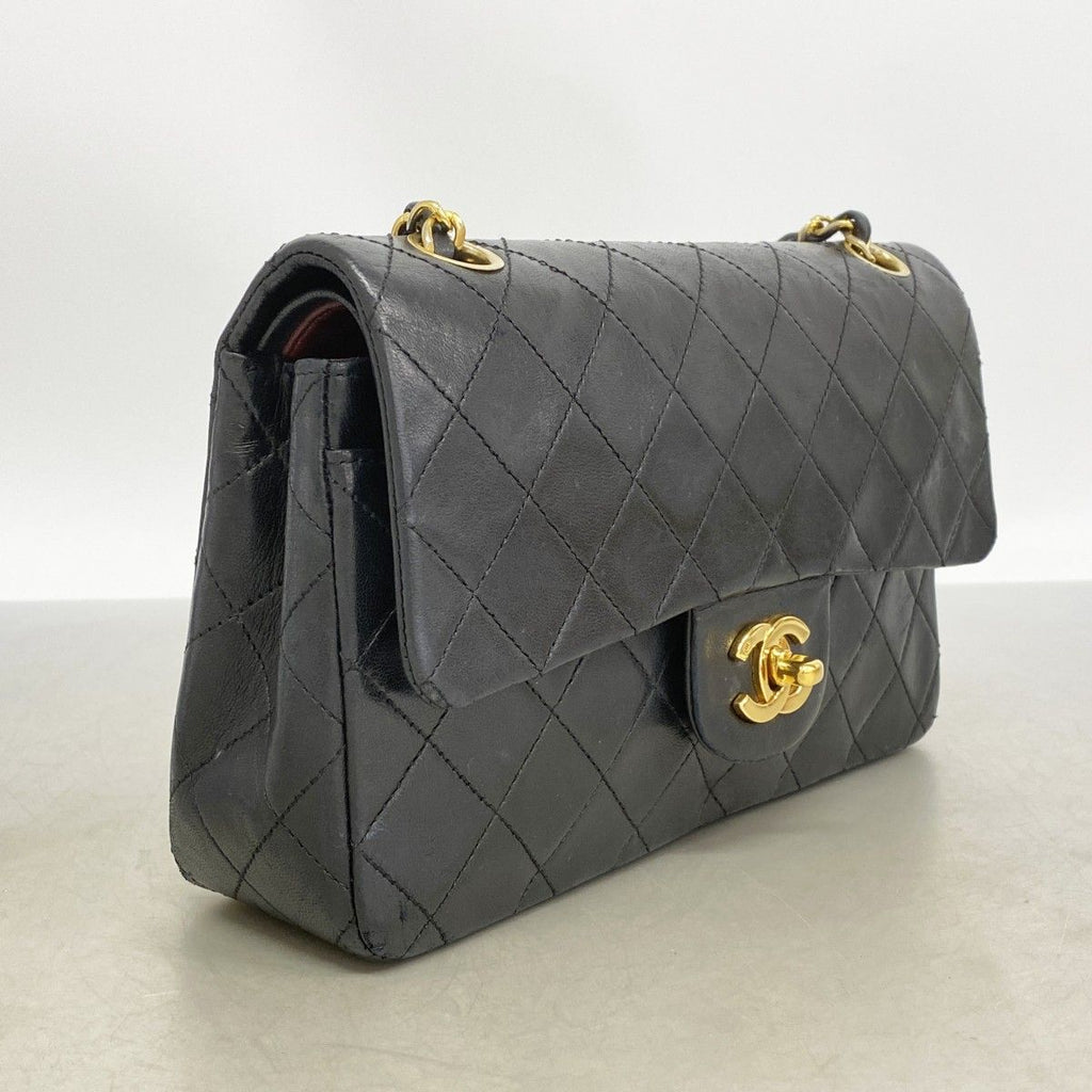 Chanel Shoulder Bag Quilted Lambskin Black Gold — view 2