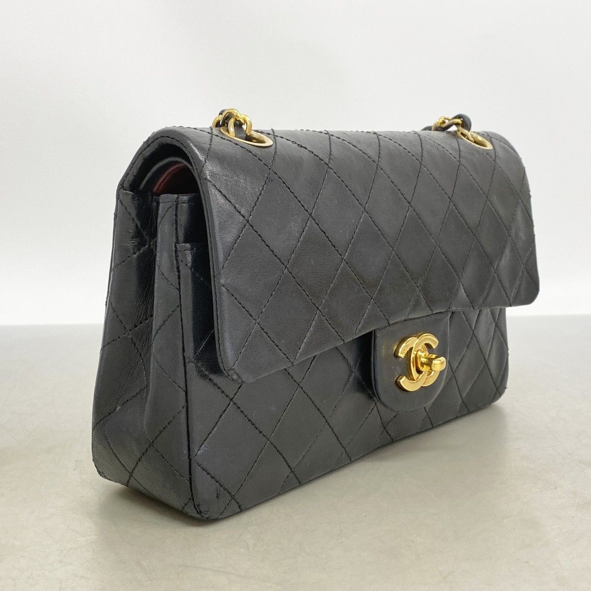Chanel Shoulder Bag Quilted Lambskin Black Gold — view 2