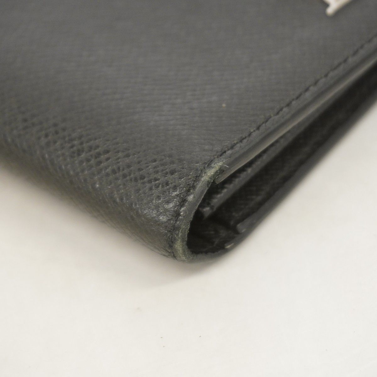 Louis Vuitton Wallet Taiga Portefeuille Brazza Noir — view 5