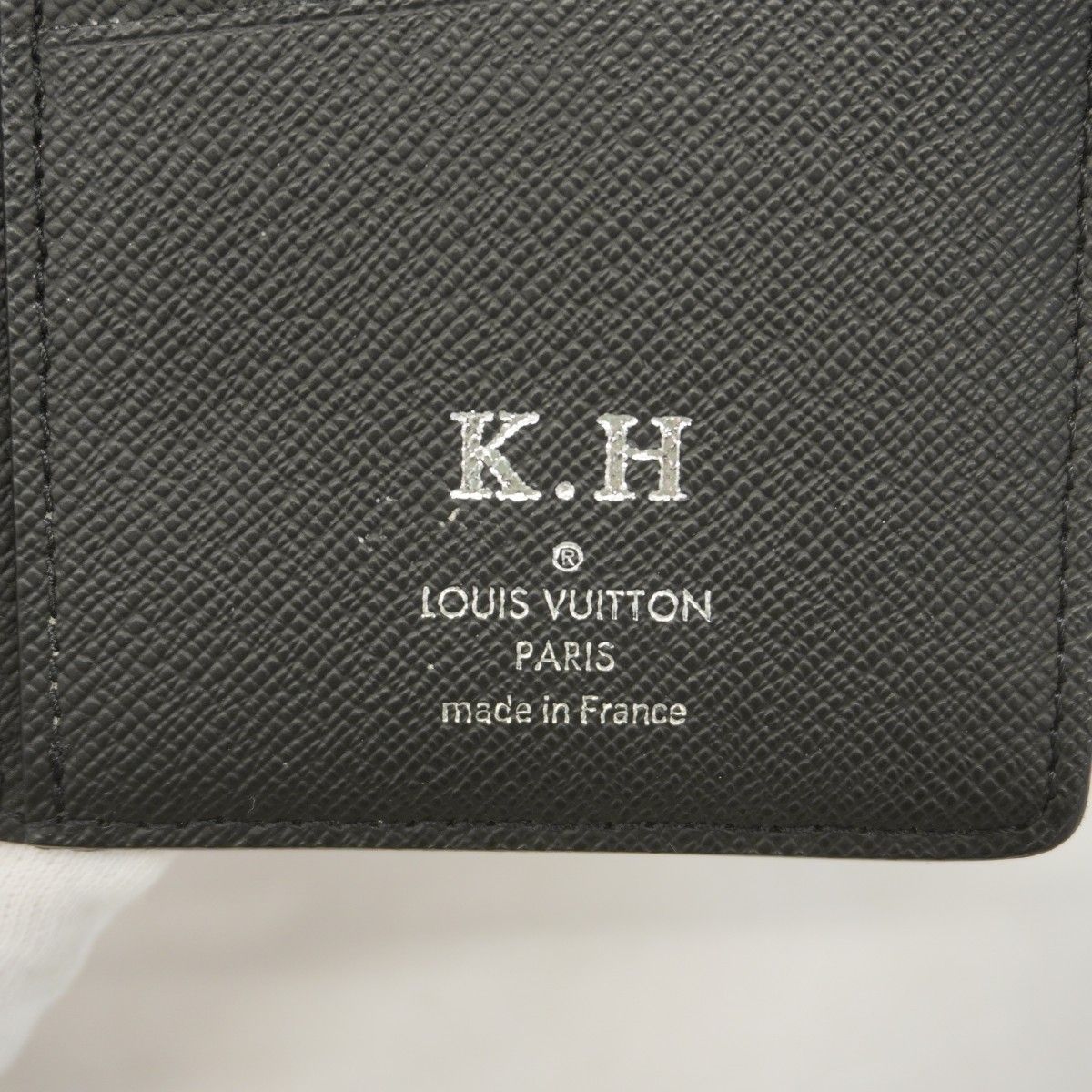 Louis Vuitton Wallet Taiga Portefeuille Brazza Noir — view 4