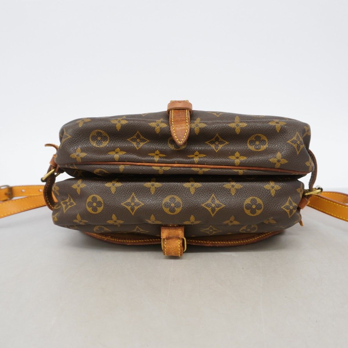 Louis Vuitton Shoulder Bag Monogram Saumur 30 Brown — view 3