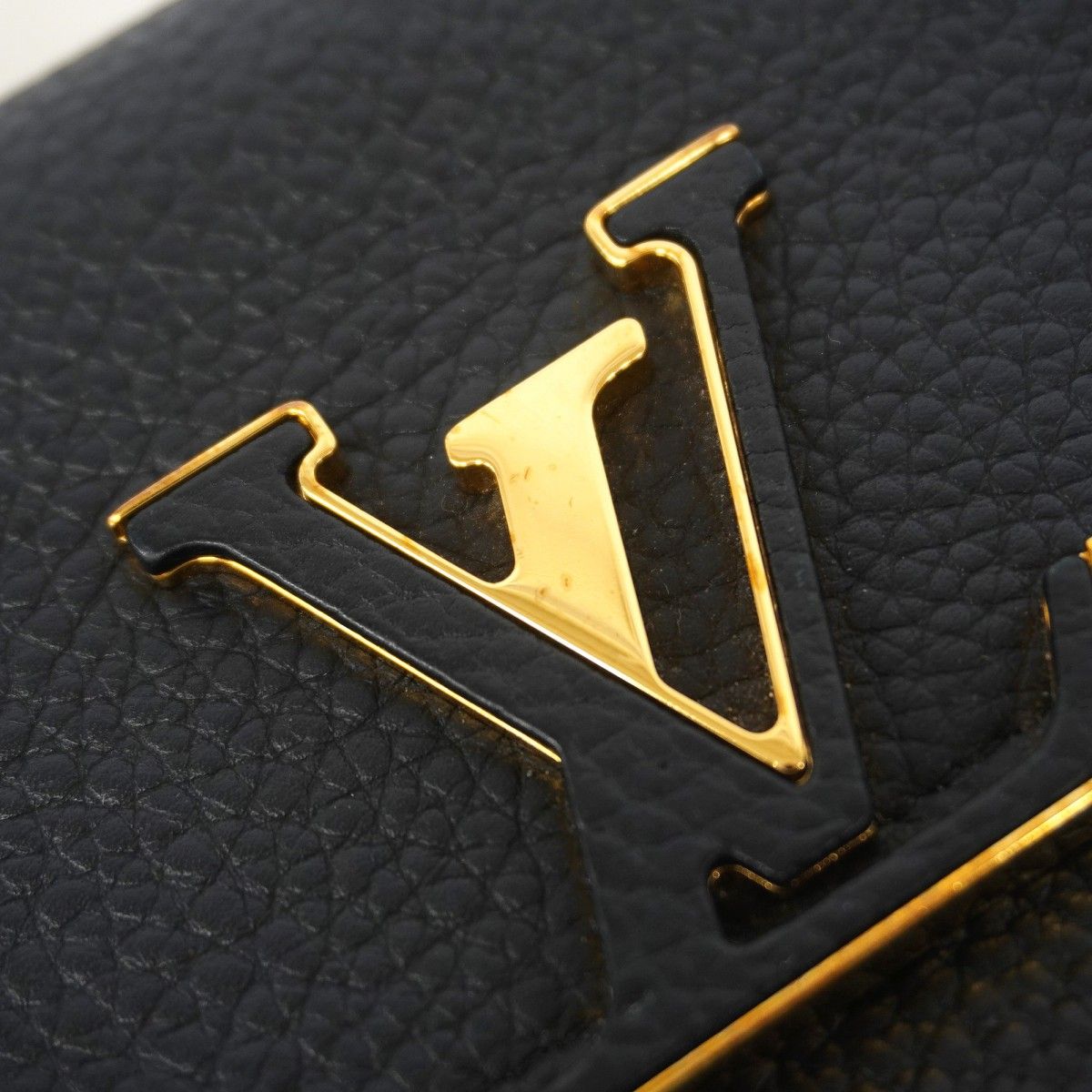 Louis Vuitton Wallet Taurillon Portefeuille Capucines Noir — view 7