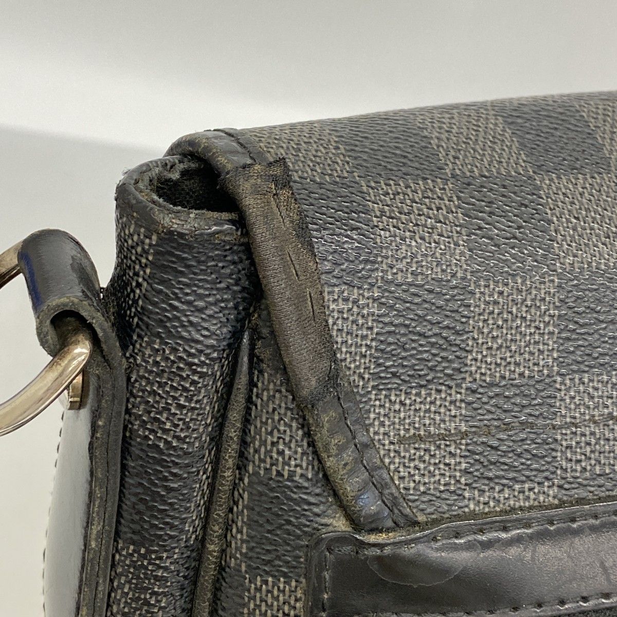 Louis Vuitton Shoulder Bag Damier Graphite Daniel MM Black Gray — view 6