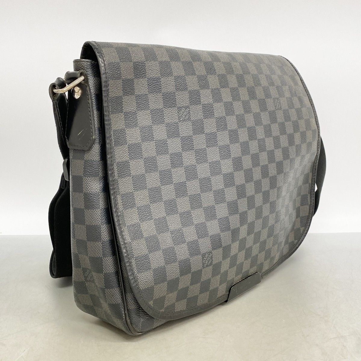 Louis Vuitton Shoulder Bag Damier Graphite Daniel MM Black Gray — view 2