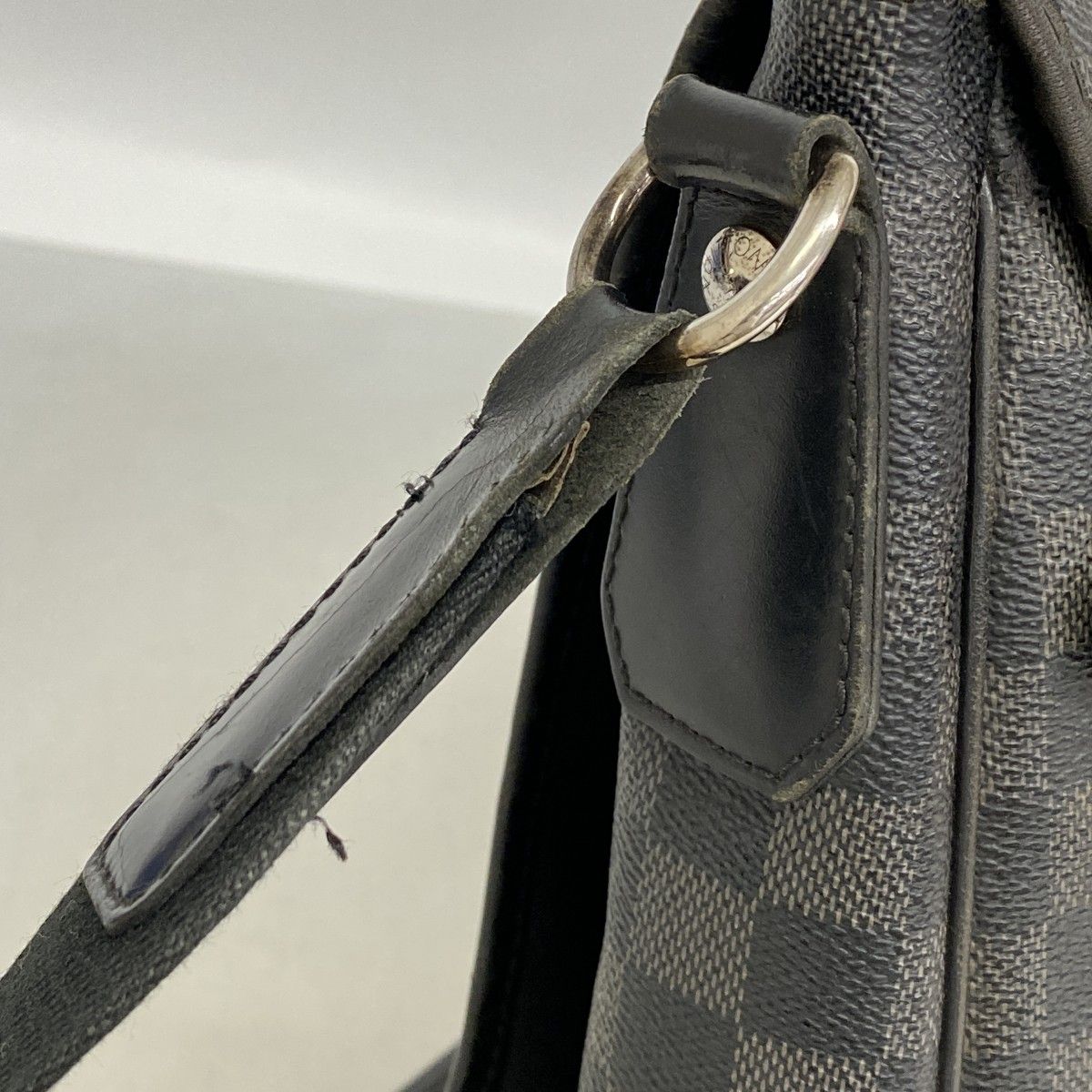 Louis Vuitton Shoulder Bag Damier Graphite Daniel MM Black Gray — view 9