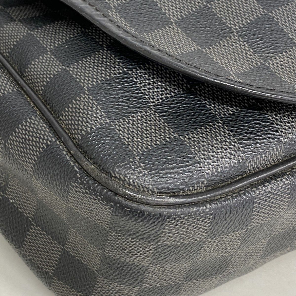 Louis Vuitton Shoulder Bag Damier Graphite Daniel MM Black Gray — view 7