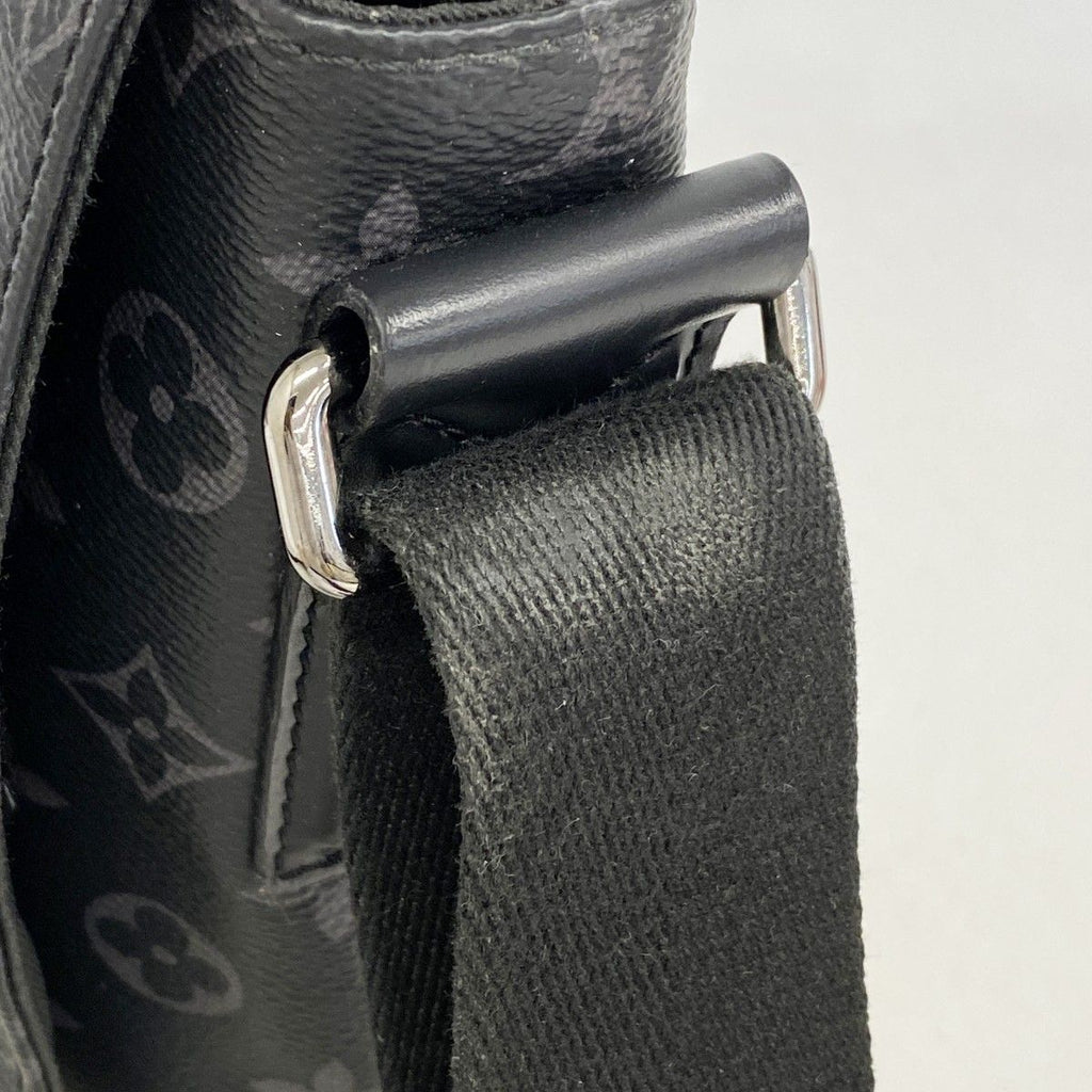 Louis Vuitton Shoulder Bag Monogram Eclipse District PM Black — view 9