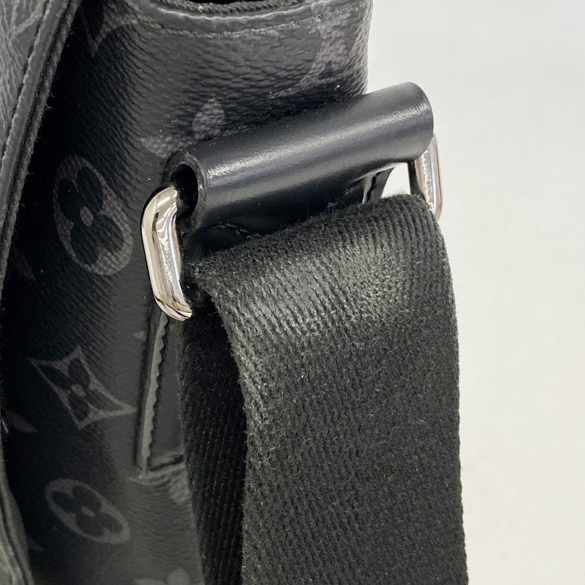 Louis Vuitton Shoulder Bag Monogram Eclipse District PM Black — view 9