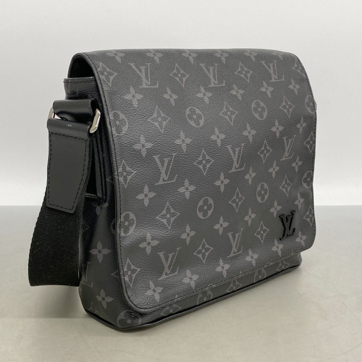 Louis Vuitton Shoulder Bag Monogram Eclipse District PM Black — view 2