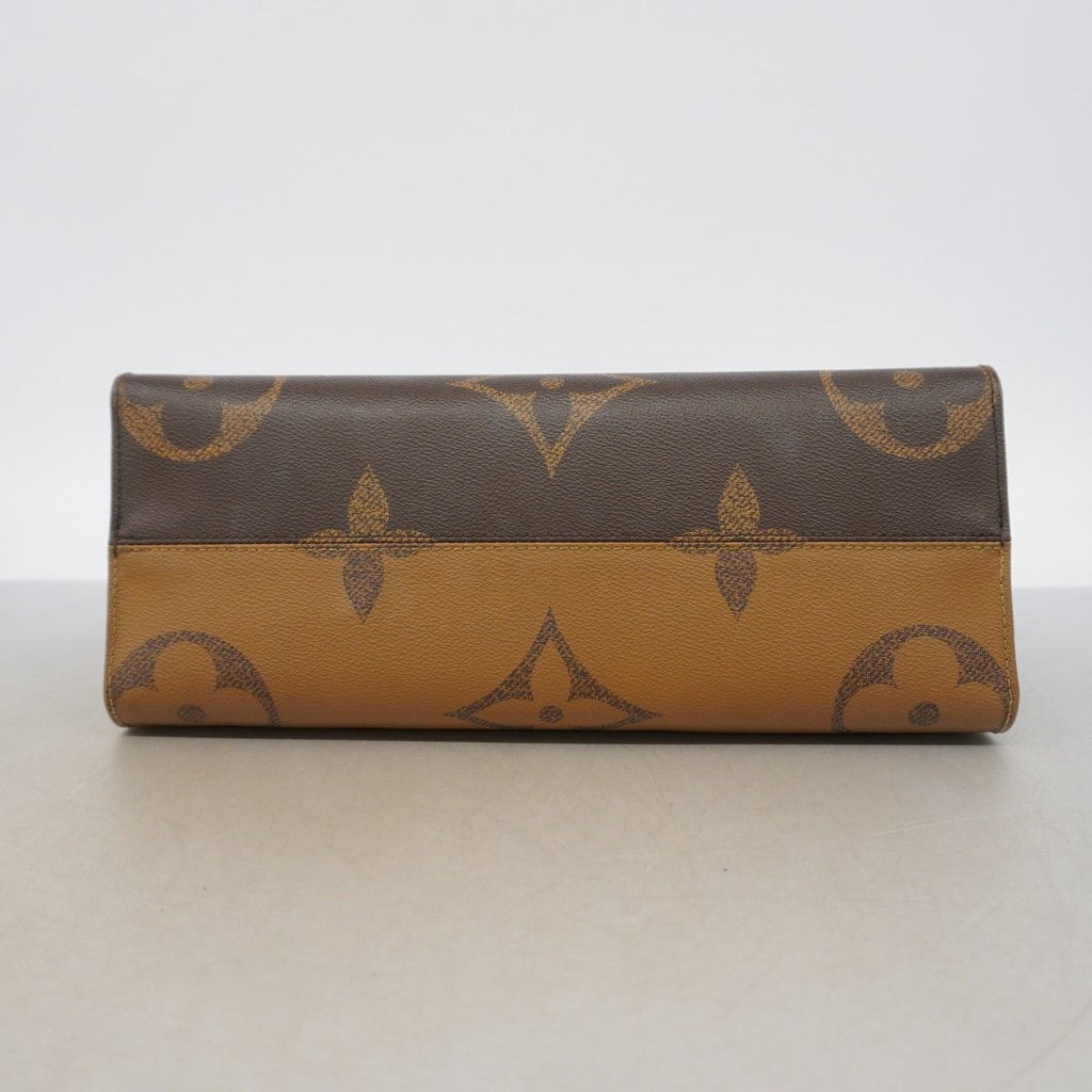 Louis Vuitton Tote Monogram Giant Reverse On The Go MM Brown 2-Way — view 3