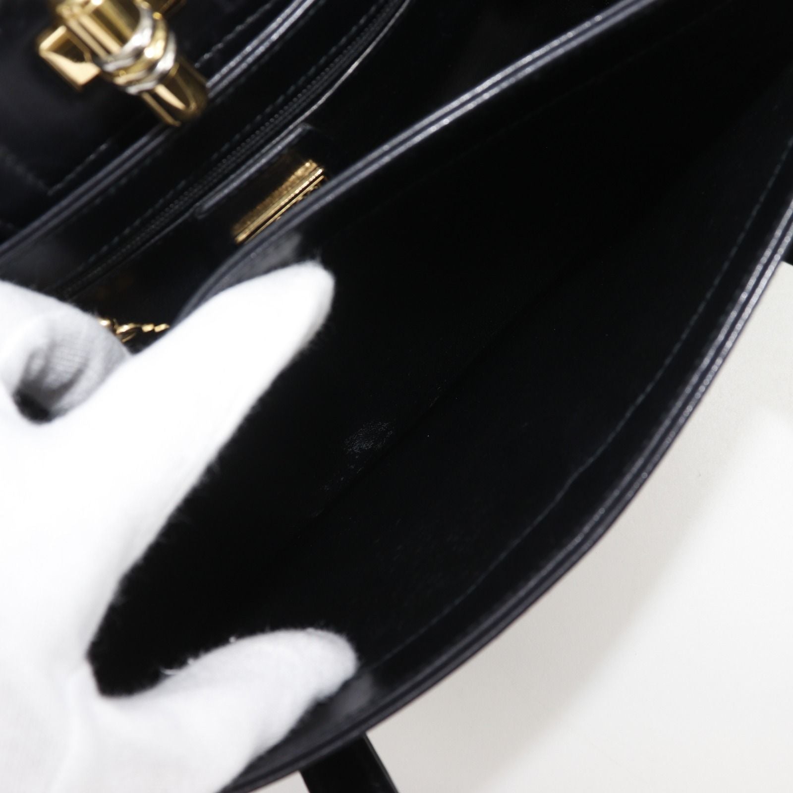 Gucci Vintage Calf Black Handbag — view 7