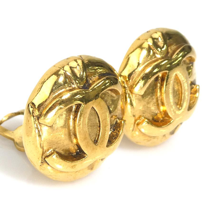 Chanel Earrings CC Logo — view 2