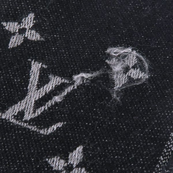 Louis Vuitton Etole Monogram Line Scarf — view 5