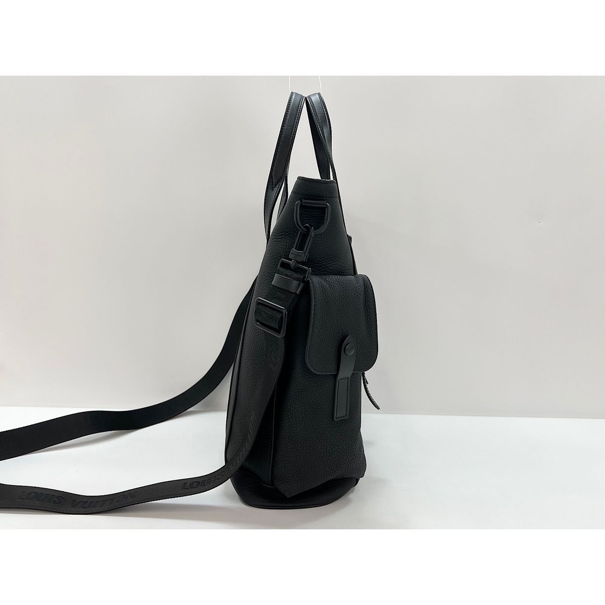 Louis Vuitton Handbag 2-Way Christopher — view 4