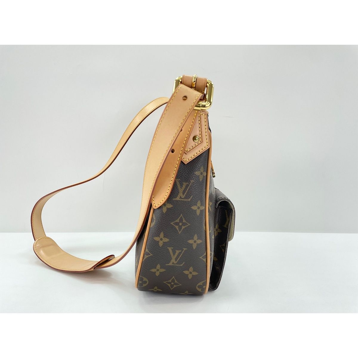 Louis Vuitton Shoulder Bag Hudson GM — view 6