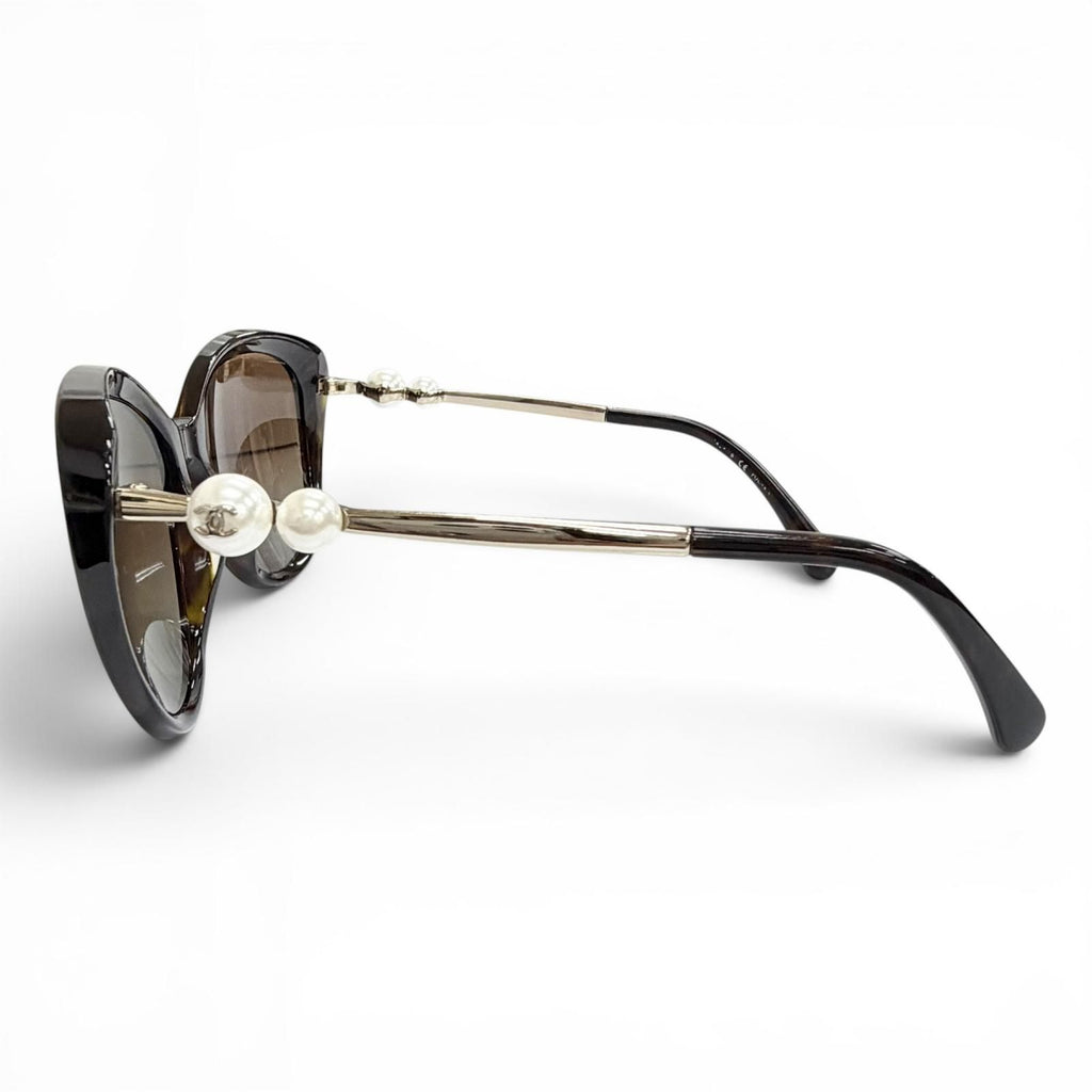 Chanel CC Logo Faux Pearl with Tortoiseshell Pattern Sunglasses Eyewear Brown — view 3