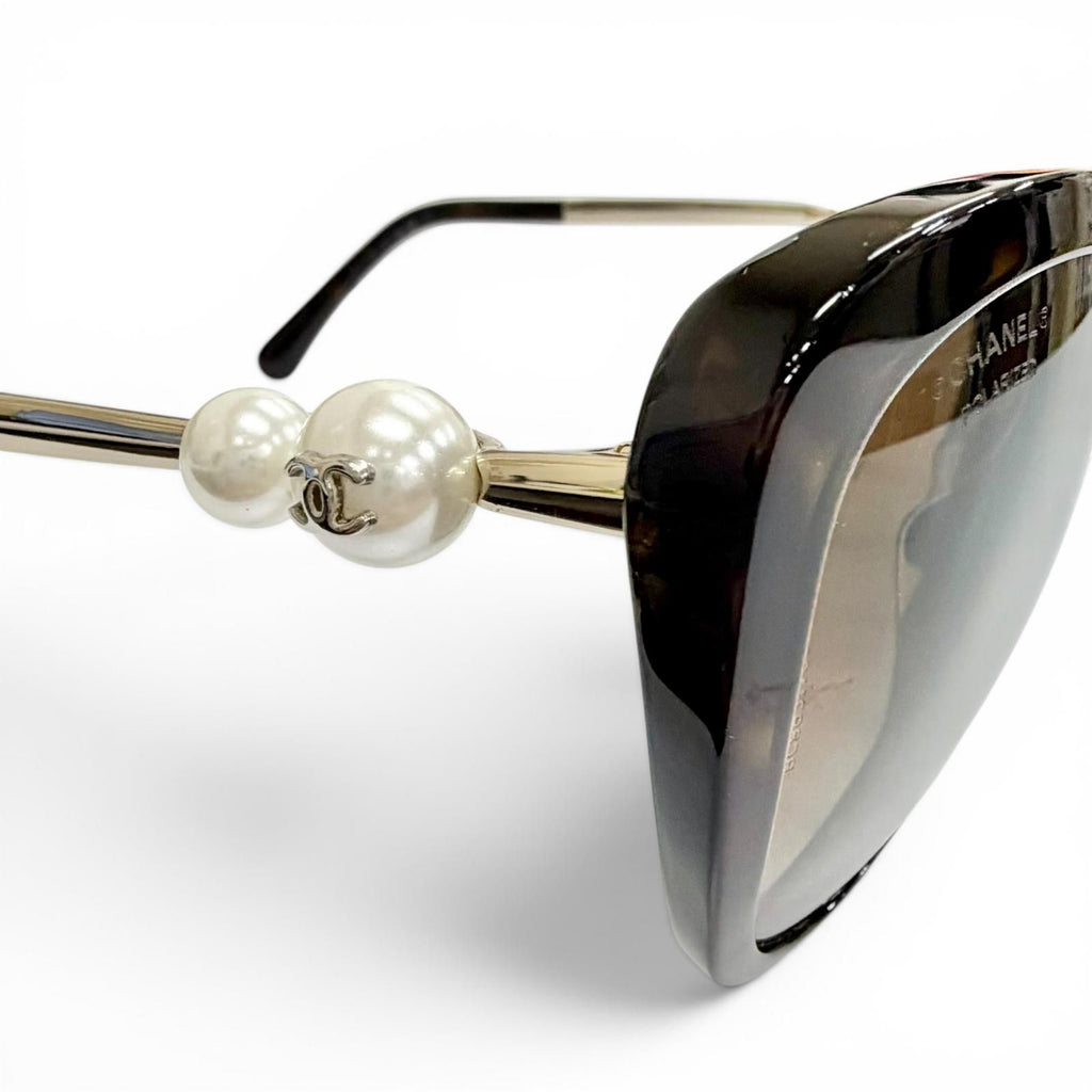 Chanel CC Logo Faux Pearl with Tortoiseshell Pattern Sunglasses Eyewear Brown — view 8