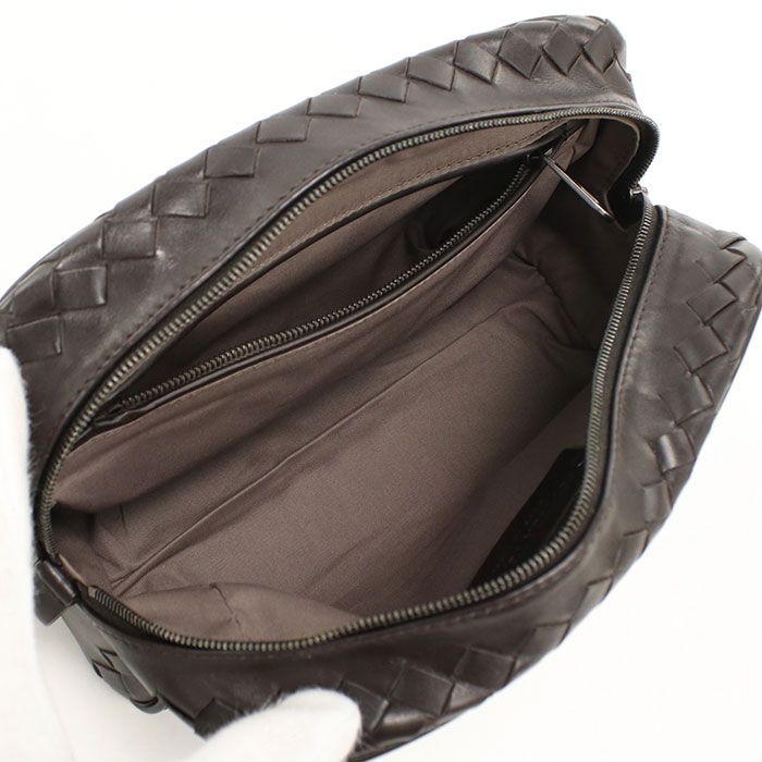Bottega Veneta Intrecciato Pouch Leather — view 3
