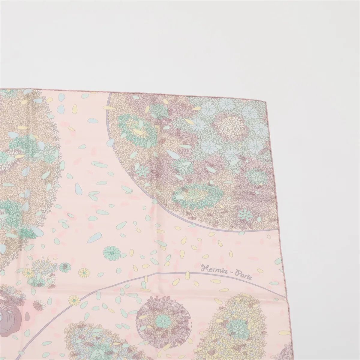 Hermes Tagged Carre 90 Offrandes D'un Jour Flower Offering Silk 100% Scarf — view 3
