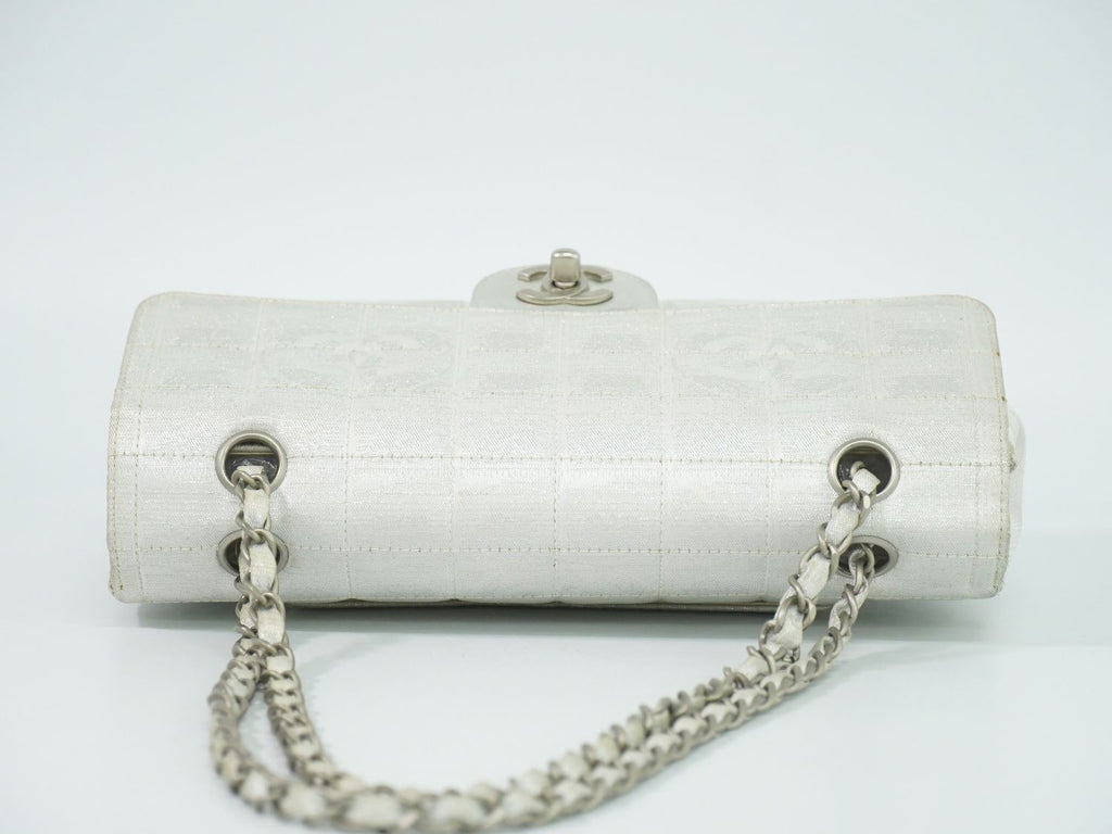 Chanel New Travel Line Choco Bar Chain Shoulder Bag Canvas Pearl White — view 5
