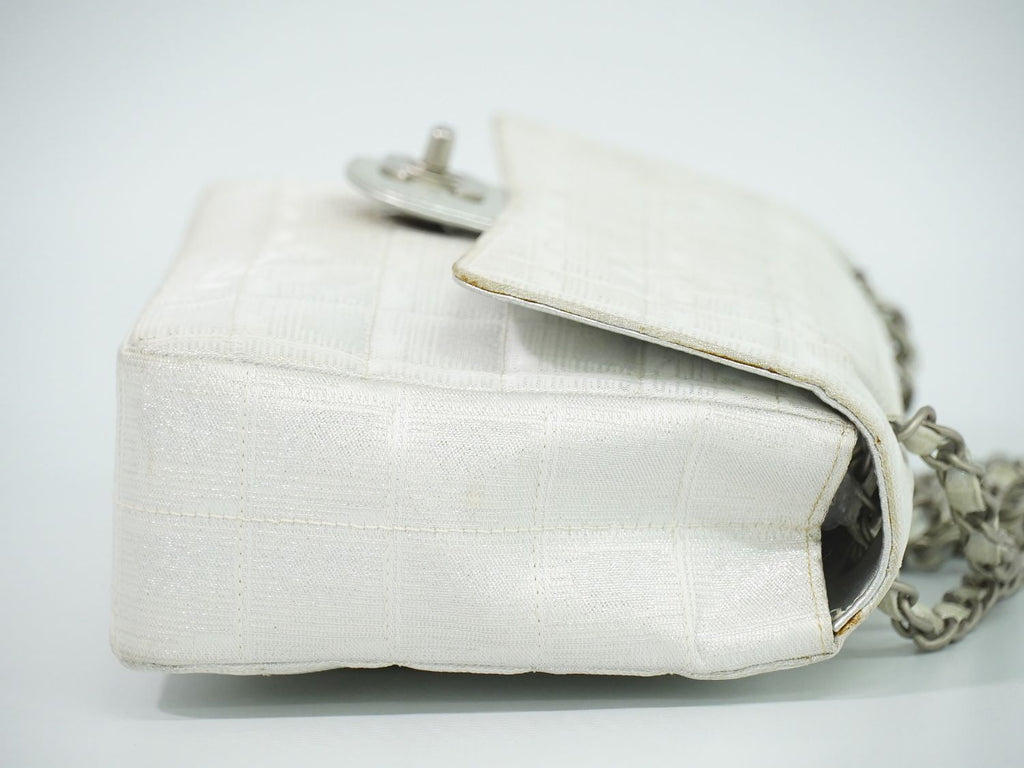 Chanel New Travel Line Choco Bar Chain Shoulder Bag Canvas Pearl White — view 4