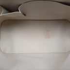 Louis Vuitton Alma GM Blanc Corail Vernis Handbag — view 9