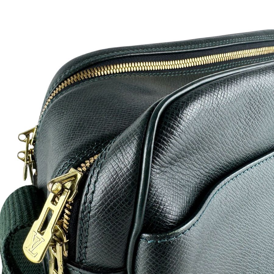 Louis Vuitton Shoulder Bag Reporter PM — view 8