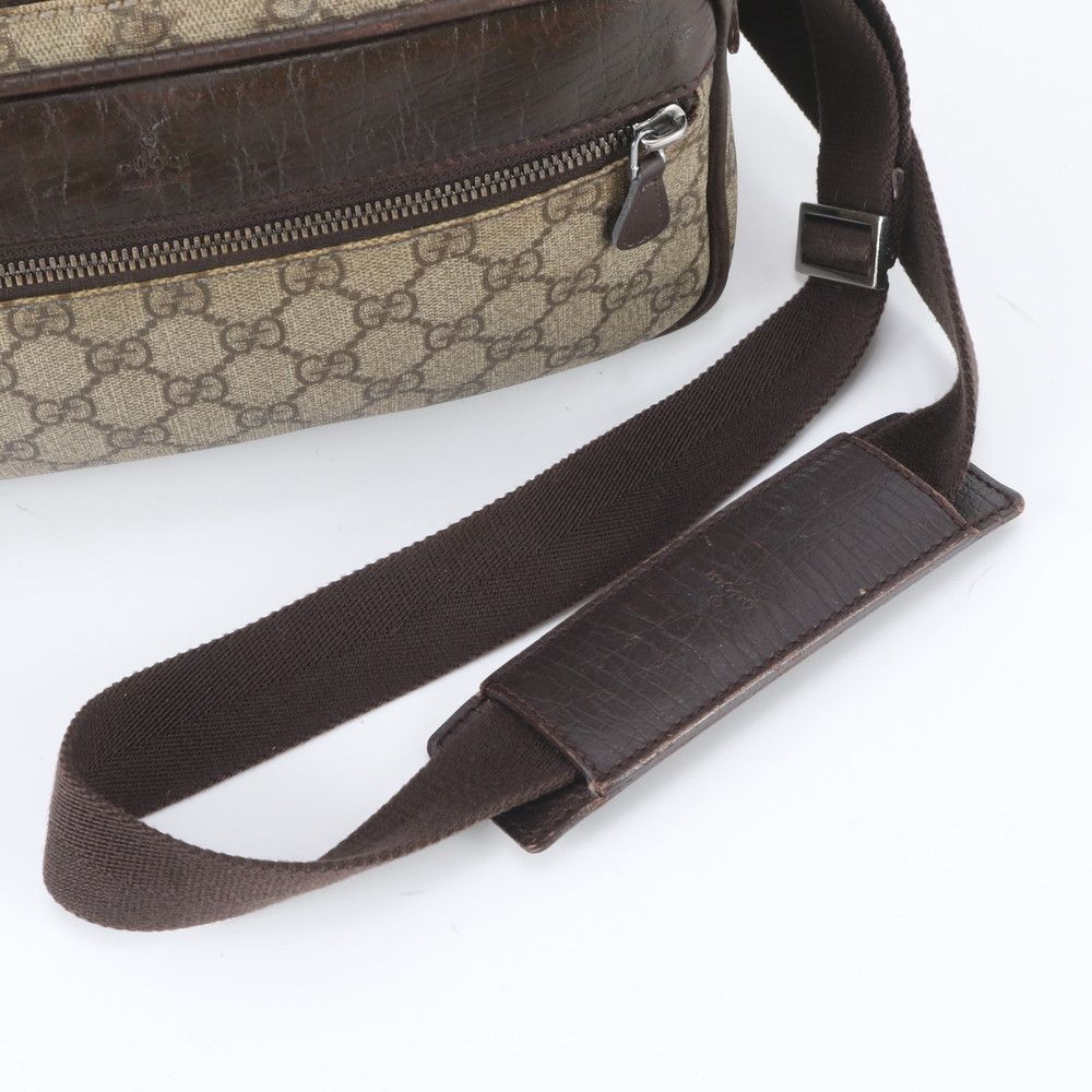 Gucci GG Supreme Leather Shoulder Bag Crossbody Messenger Business — view 2