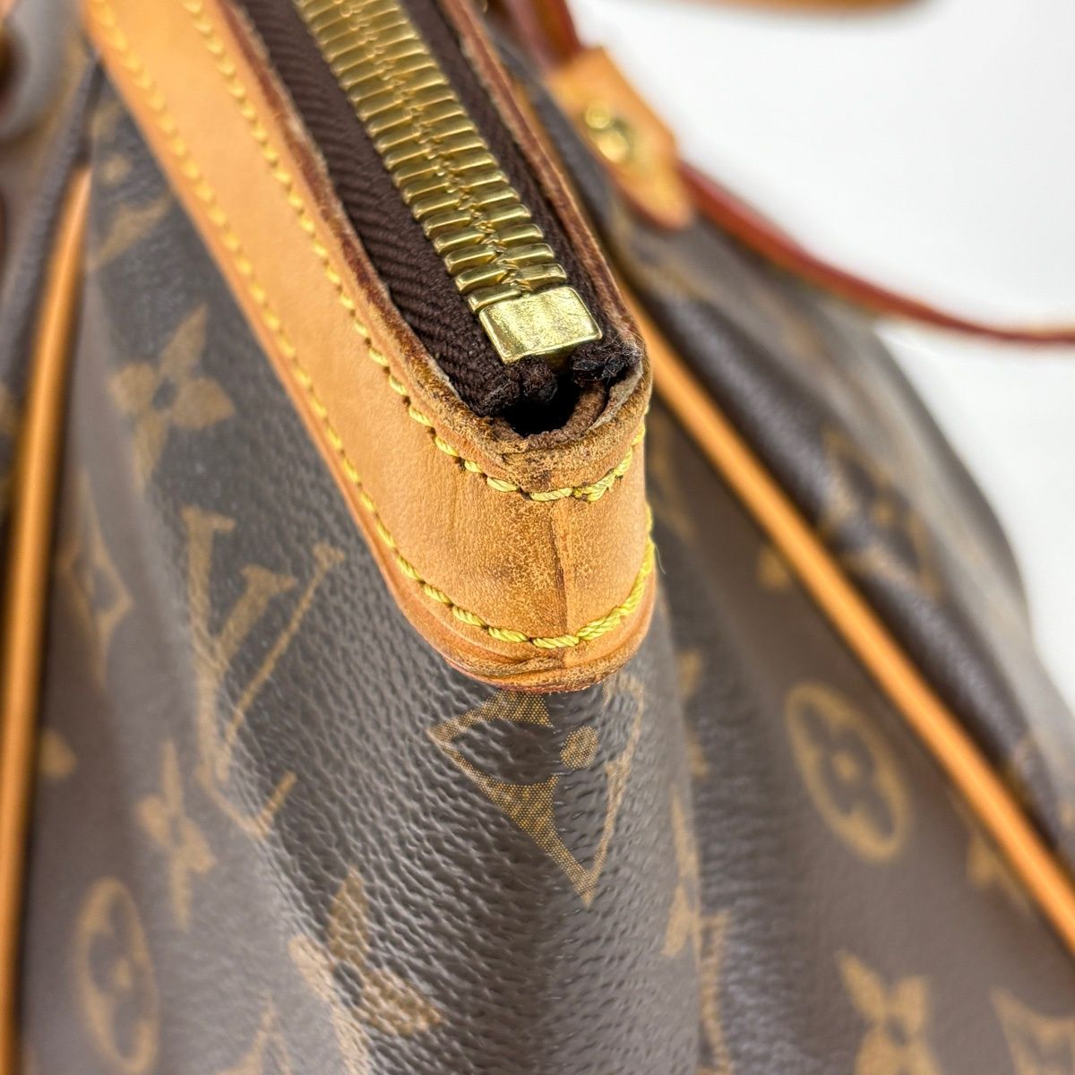 Louis Vuitton Tivoli GM Handbag Monogram Brown — view 6