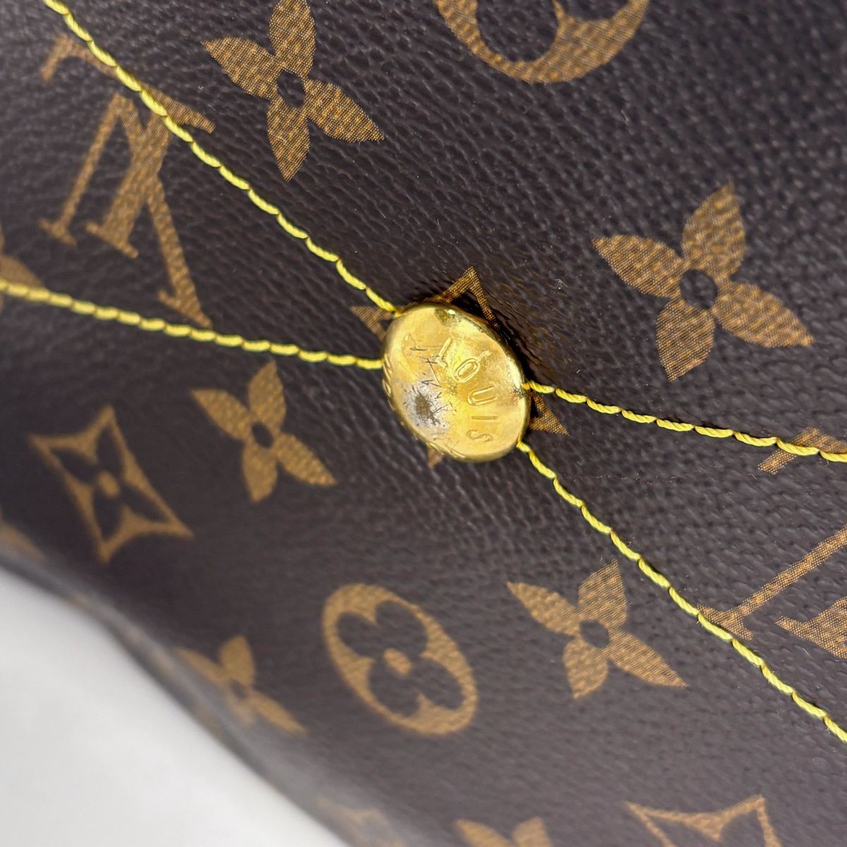 Louis Vuitton Tivoli GM Handbag Monogram Brown — view 4