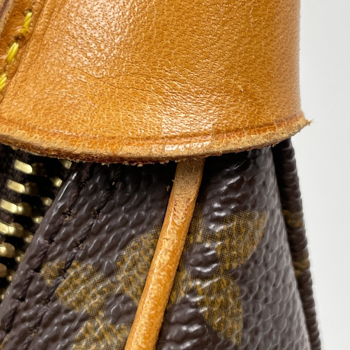 Louis Vuitton Boulogne 30 Shoulder Bag Monogram Brown — view 5