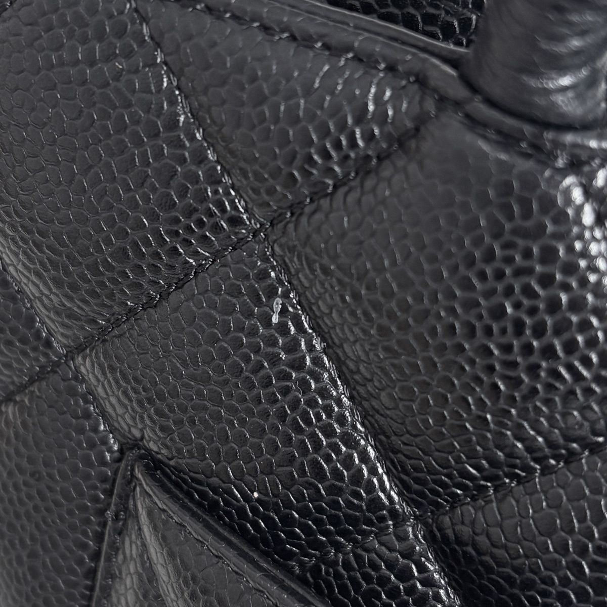 Chanel Reissue Tote CC Logo Quilted Caviar Leather Black — view 4
