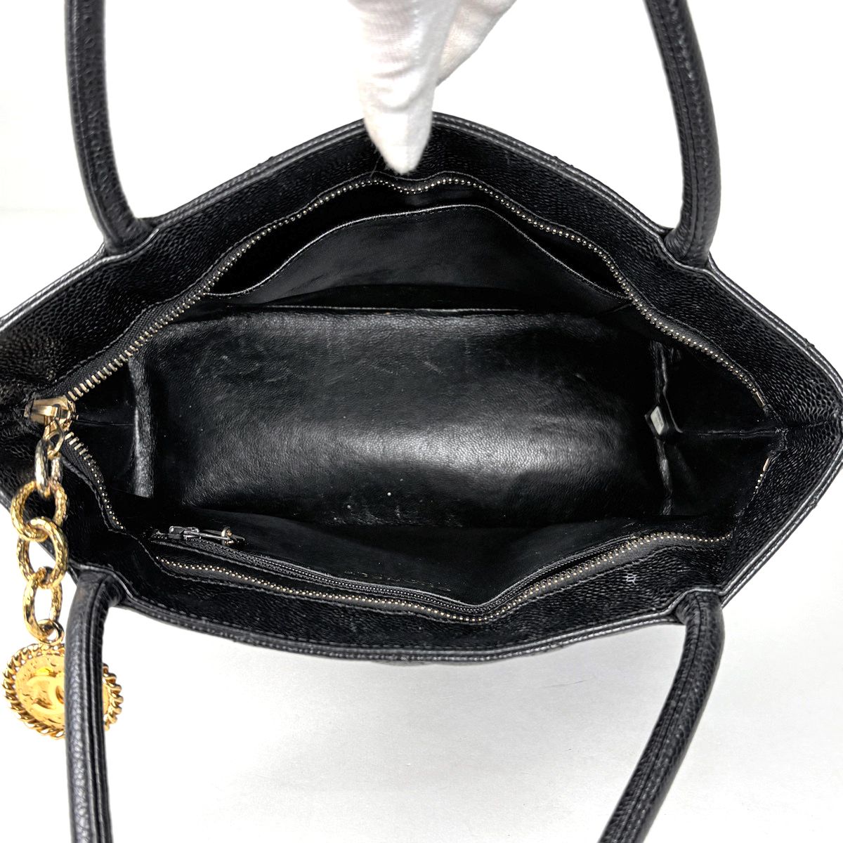 Chanel Reissue Tote CC Logo Quilted Caviar Leather Black — view 9