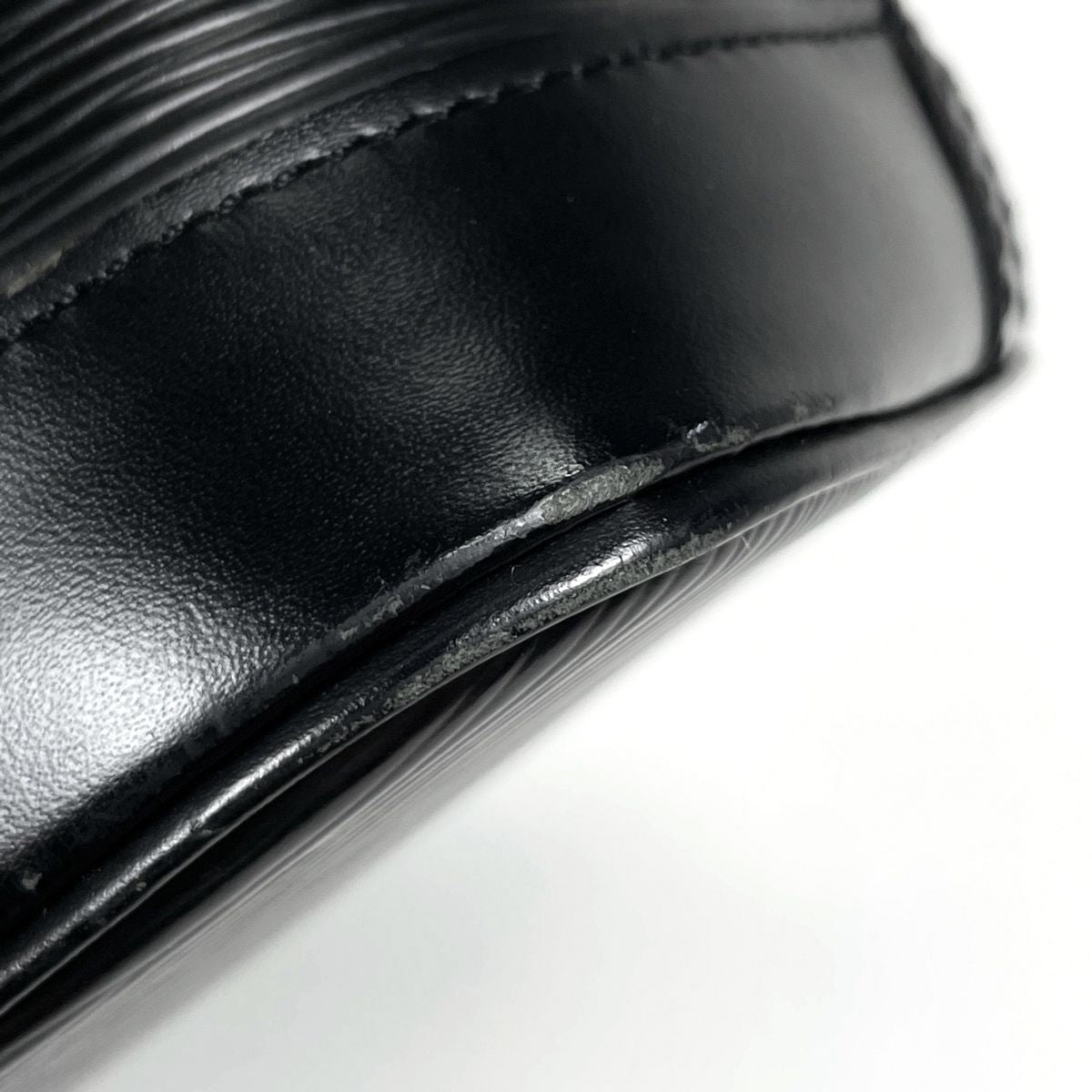 Louis Vuitton Alma Handbag Epi Noir — view 3