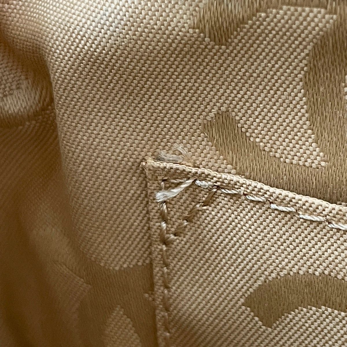 Chanel Wild Stitch Tote CC Logo Leather Beige — view 9