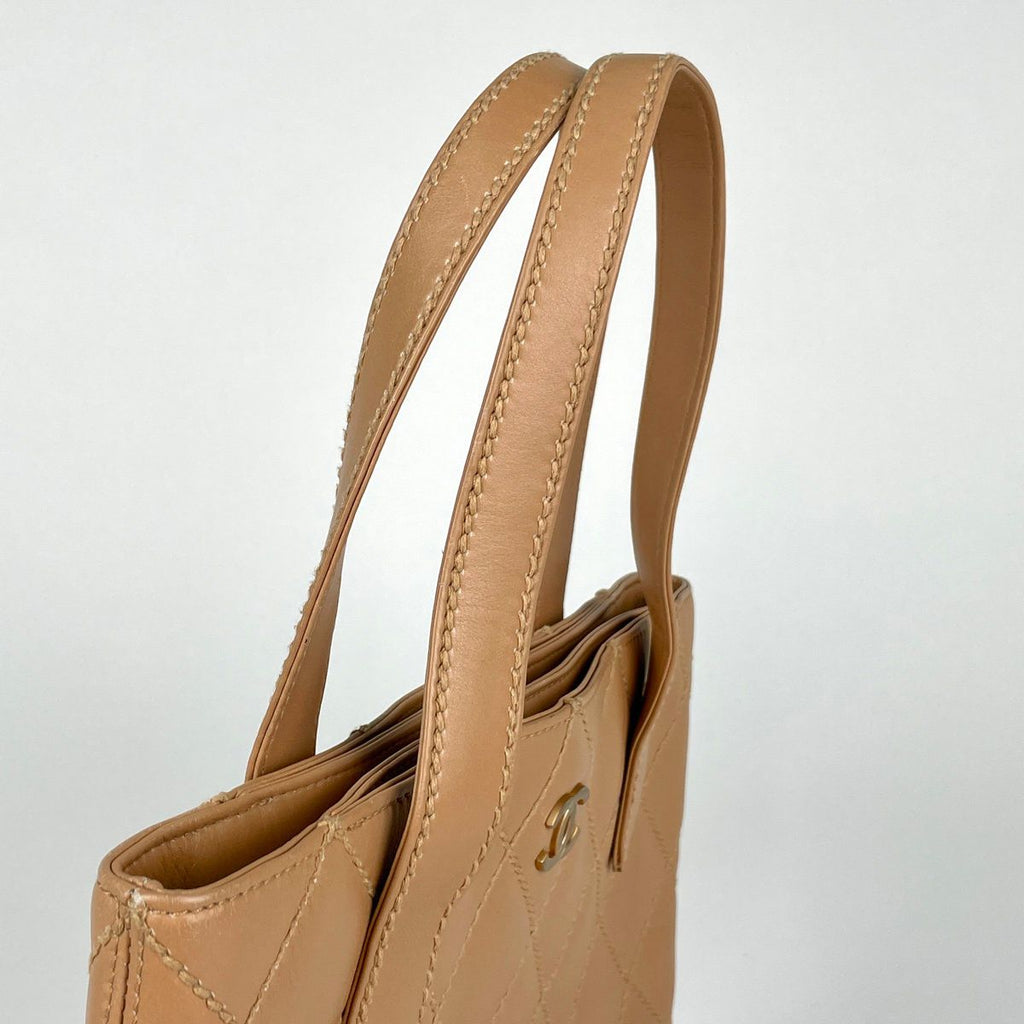 Chanel Wild Stitch Tote CC Logo Leather Beige — view 7
